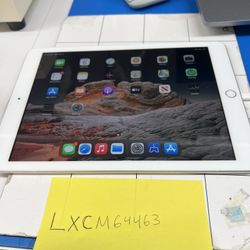 iPad 6th Gen 32gb With Free Case And Powerbeats Pro 