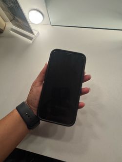 iPhone 11 color black