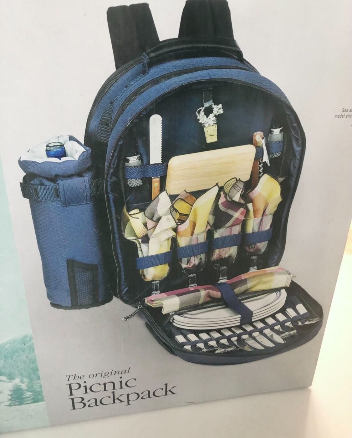 Yukon Picnic Backpack Green With Purple/Grape Pattern Service For Four And Blanket. New!!