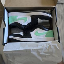 Air Jordan's 1 Low Green Glow