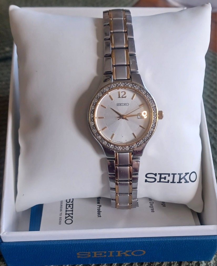 SEIKO Ladies 2-Tone Crystal Watch