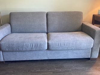 Jerome’s sleeper Sofa Like New!