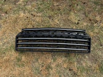 2024 - 2025 CHEVROLET TRAVERSE UPPER GRILL OEM