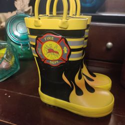 Fire fighter rain boots
