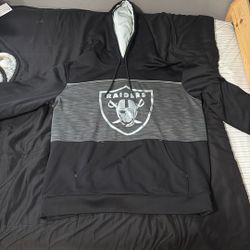  Raider Pullover Hoddie