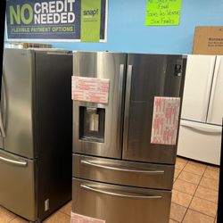 Samsung Refrigerator With Showcase Door