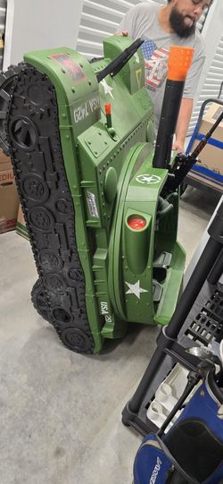 ‼️KIDS RIDE-ON 24V ARMY TANK‼️