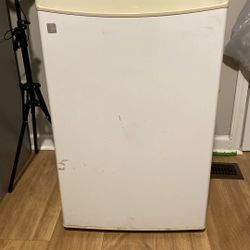 Mini Fridge - Small Refrigerator GE