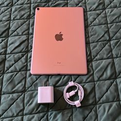 iPad Pro 1st Gen 10.5” 64GB Rose Gold 