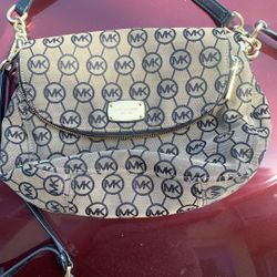 Micheal Kors Purse