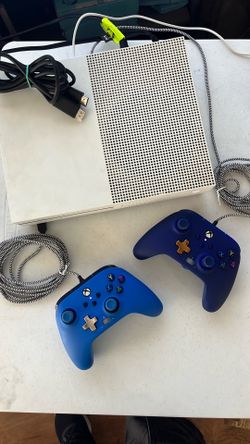⬜🎮 Xbox One S Console Gift Bundle 2 BLUE variation controllers Wired 2 player Fun Multiplayer