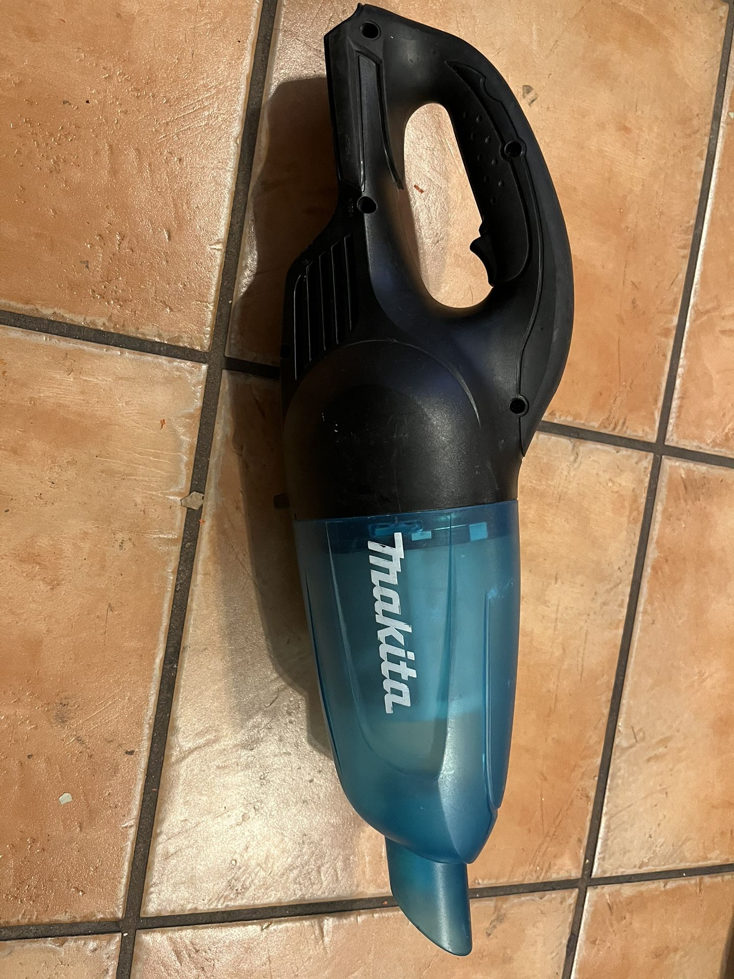 Makita Compact Vacuum