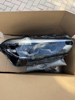 2019-2022 BMW G05 G06 X5 X6 LED Headlight Right Passenger Side OEM BROKEN LENS