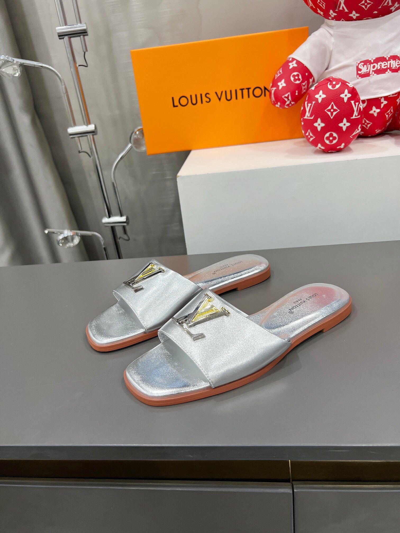 Lv slippers new style