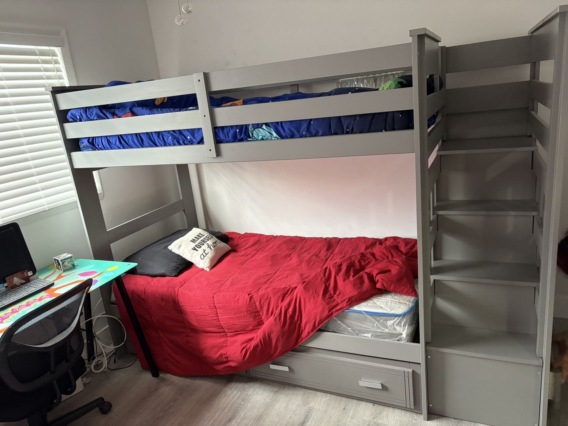 Twin Bunk bed 