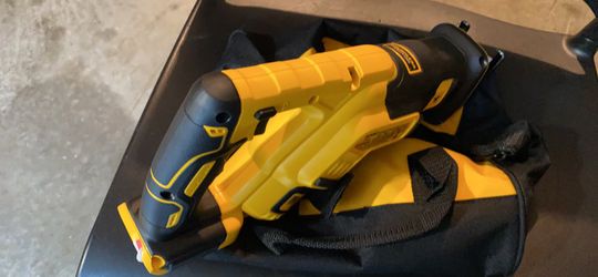 $169.99 DEWALT 20-Volt MAX XR Lithium-Ion Cordless Brushless Compact Reciprocating Saw (Tool-Only)