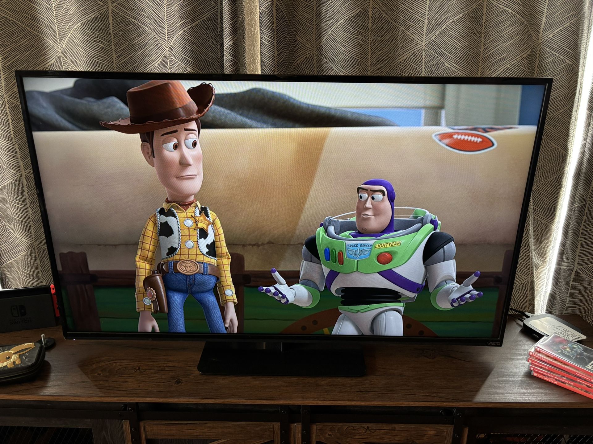 VIZIO E500i-B1 50-inch 1080p Smart LED HDTV