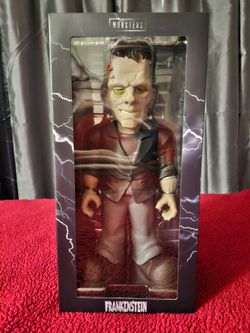 Universal Monsters Frankenstein Collectible 18" Articulated Figure