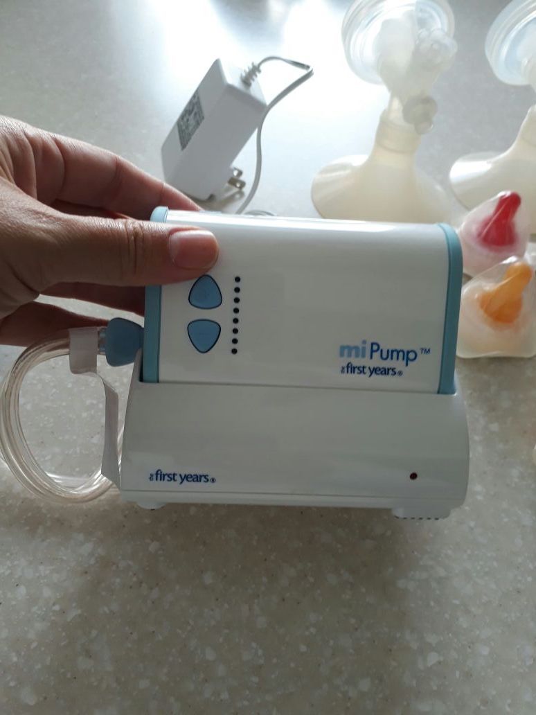 Double breast pump