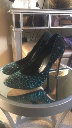 Vince Camuto Black Velvet Emerald green Rhinestone