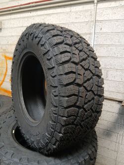 New set of tires 35 1250 18