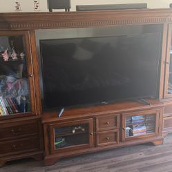 Entertainment center
