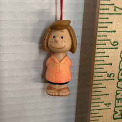 VINTAGE PEANUTS FIGURE NECKLACE 