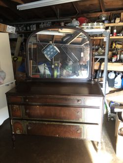 Solid wood 3 drawer dresser with attachable mirror and glass top