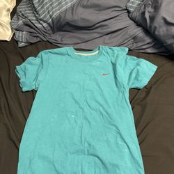 nike t shirt