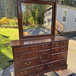 Nice 7 Drawer With Cubby Dresser And Mirror