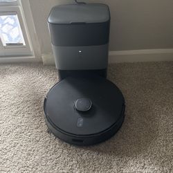 Robo vacuum/mop
