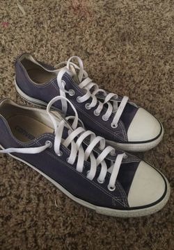 Converse men size 9