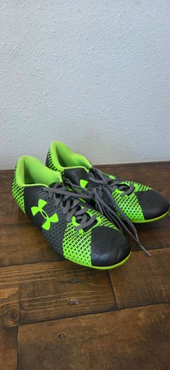Under Armour soccer cleats size 3