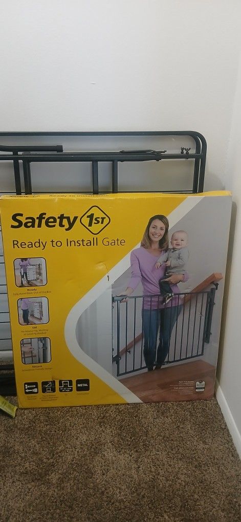 Safety 1st Ready To Install Gate