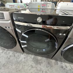 Samsung New Scratch & dent Dryer 