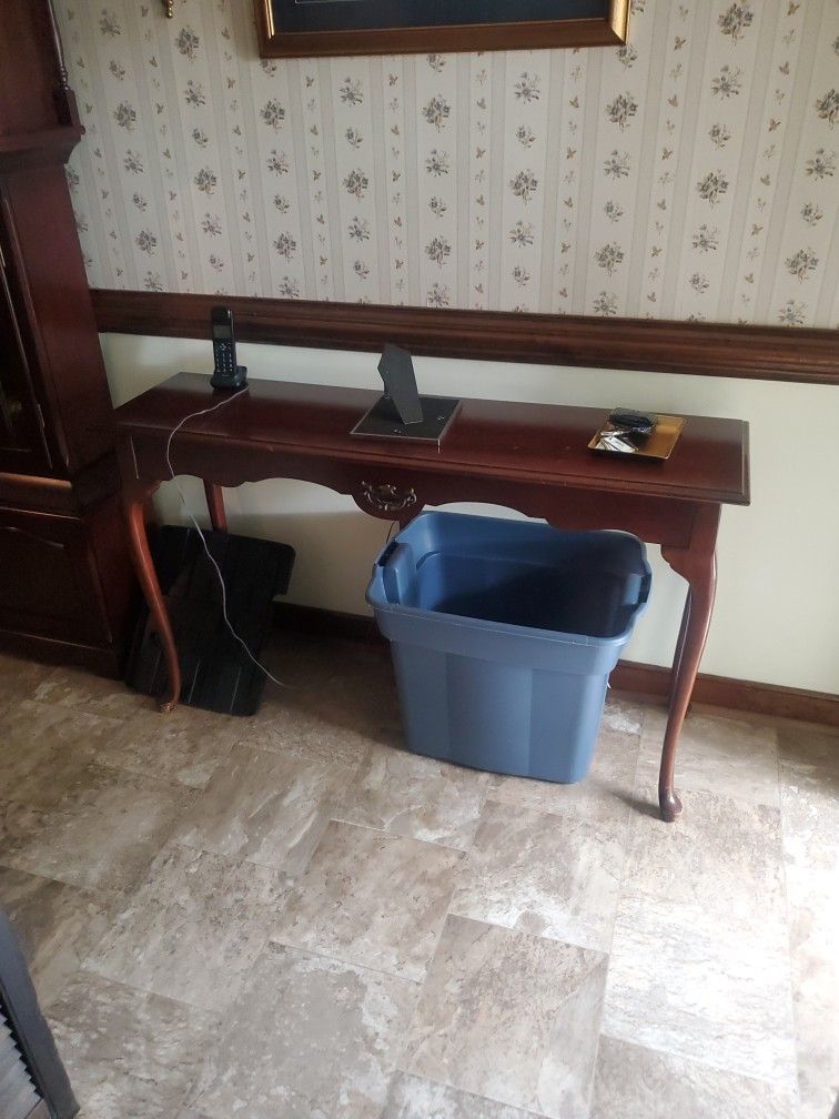 Entry Way Table