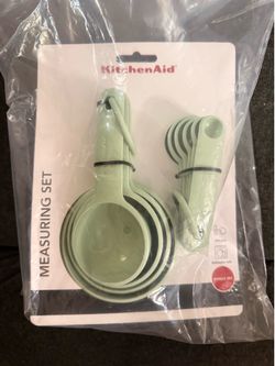 New KitchenAid Pistachio 9 Piece Plastic Stackable Measuring Cups & Spoons