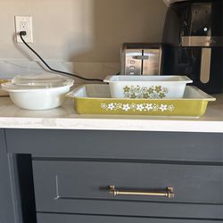 Vintage Pyrex Daisy Set