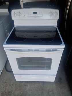GE Glass Top Stove