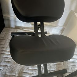 Kneeling Chair 
