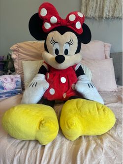 Large Minnie Mouse Plush Toy