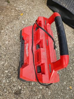 Milwaukee 6-port Rapid Charger