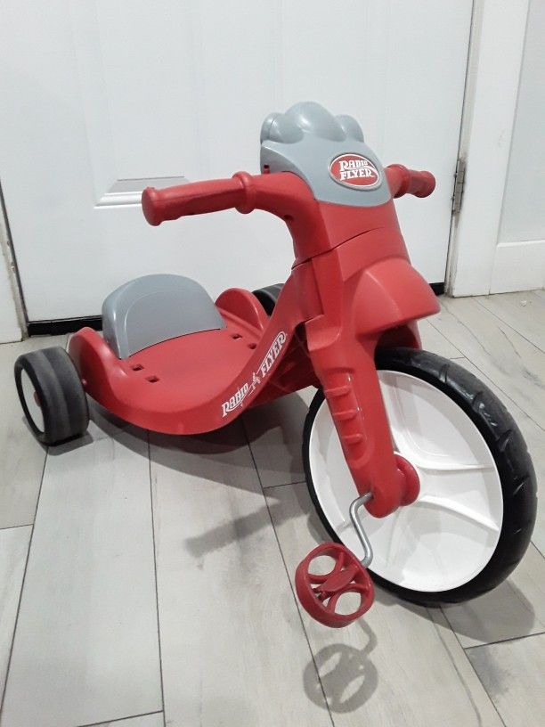 Radio Flyer Tricycle With Sounds and Light