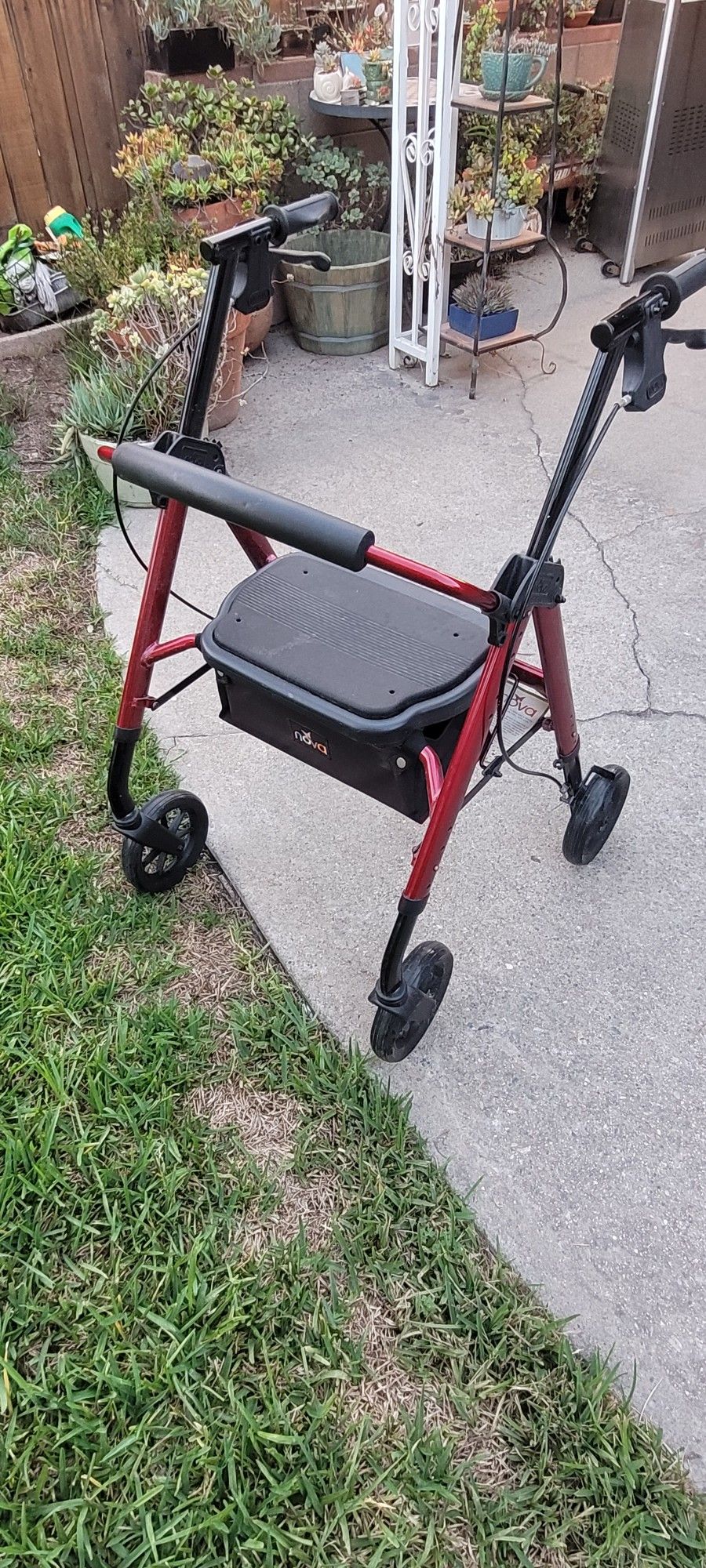 Nova Star 8HD Adult Walker 