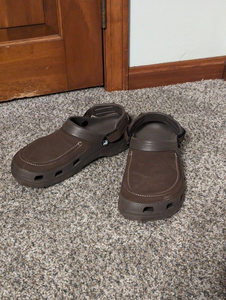 Yukon Faux Leather Crocs Pre Owned Size 12 Mens