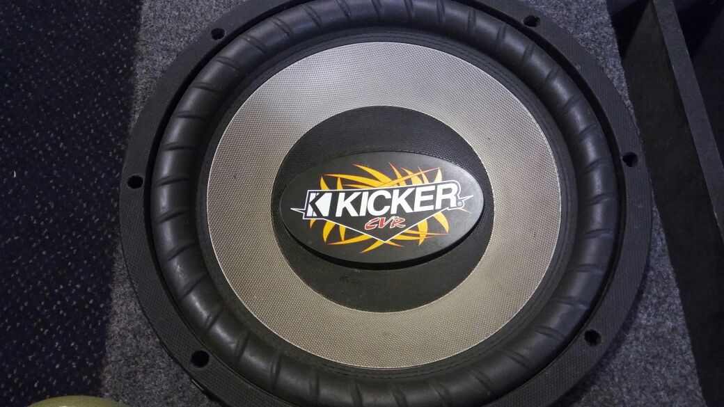 old school 12" kicker comp vr subwoofers in a box in great shape......