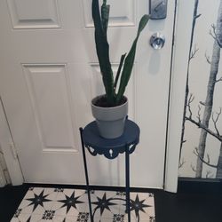 PLANT STAND 