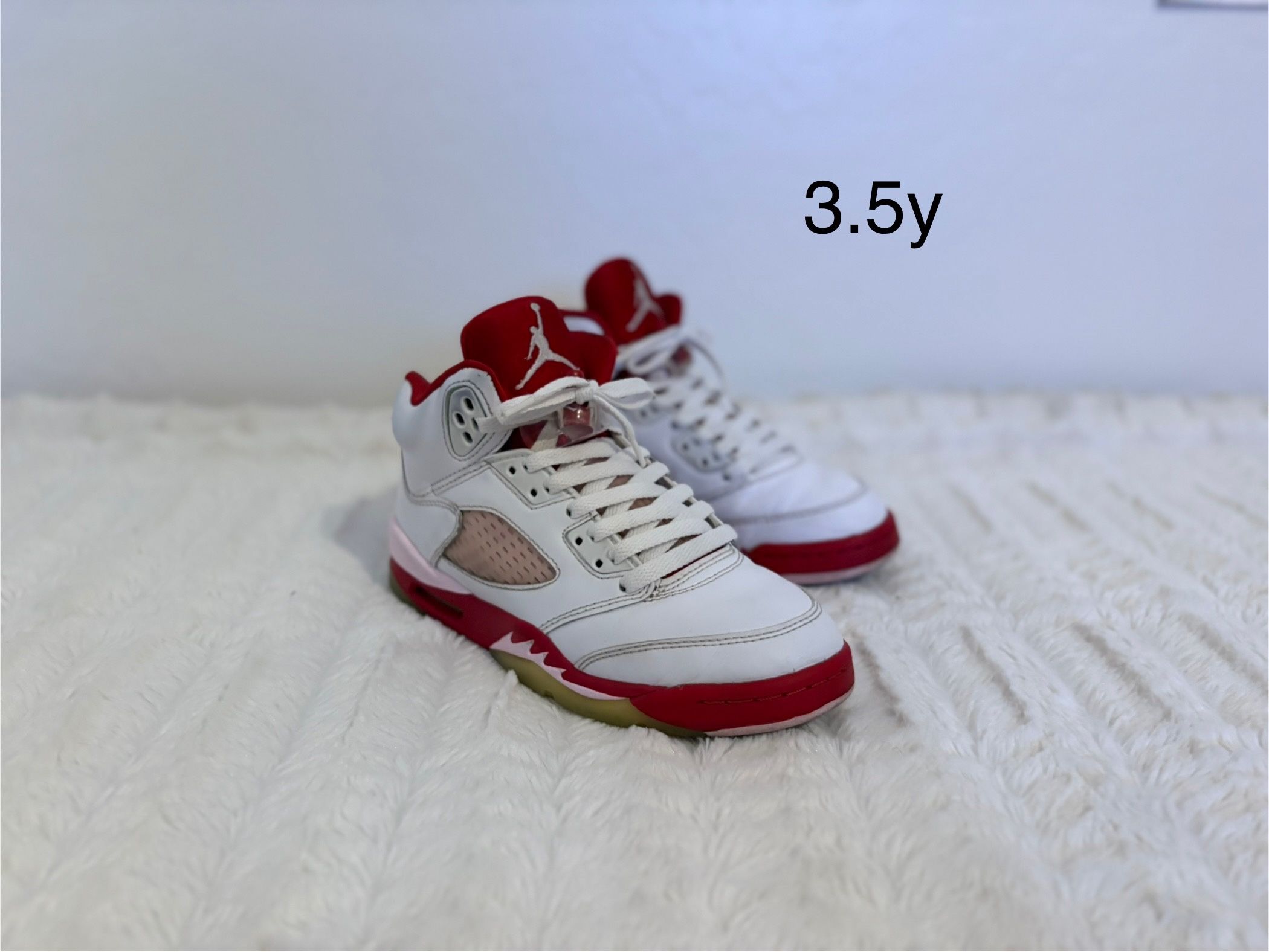 Kids Jordans 3.5y