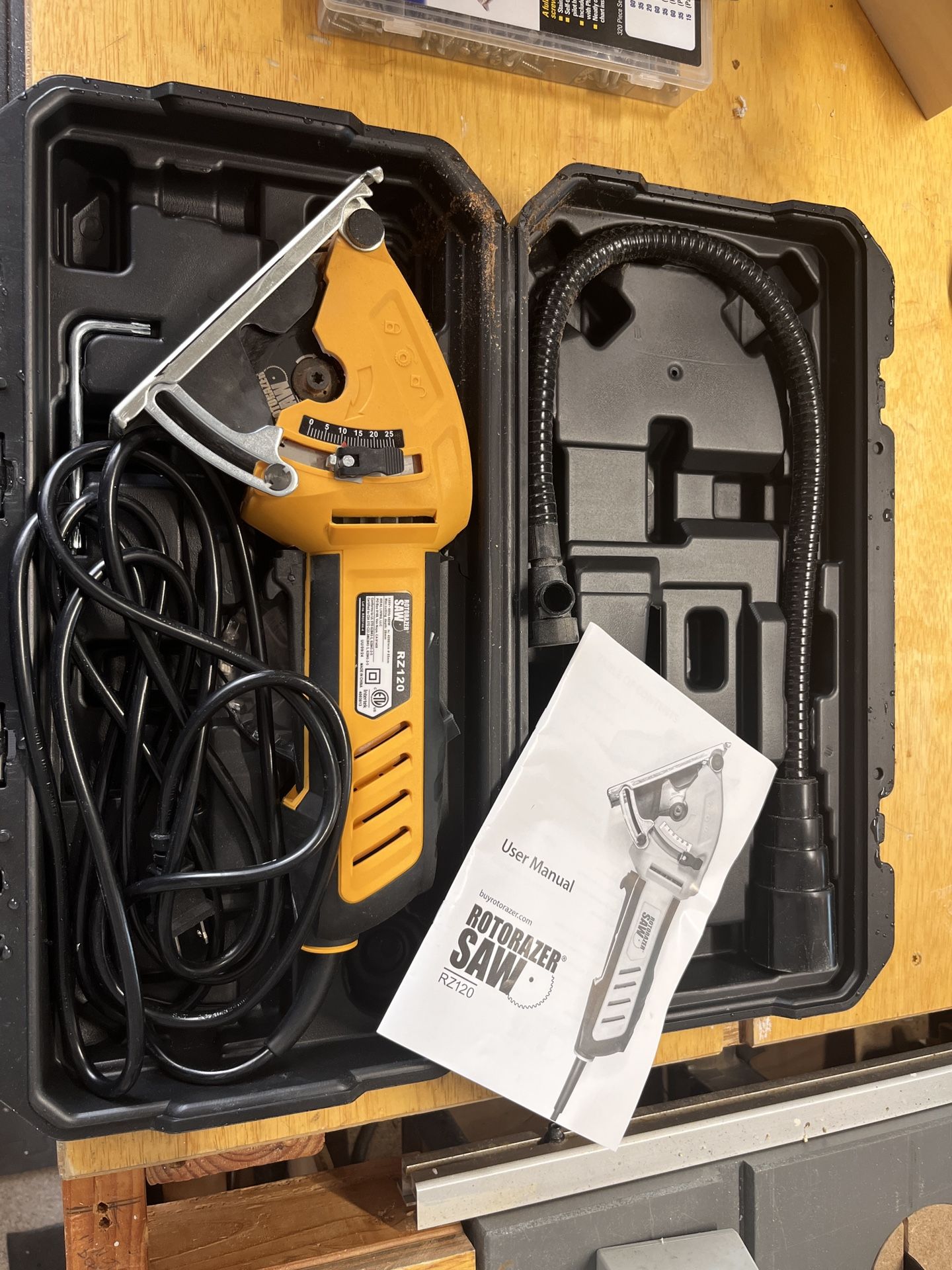 RotoRazor Saw W Case & Extra Blades