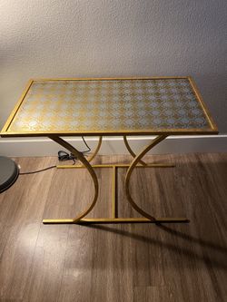 Decor Table Mirrored 